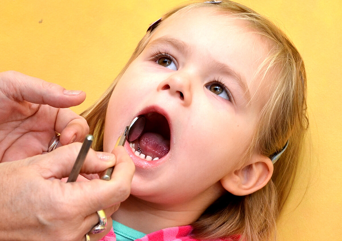 Signs That Your Child Needs to Visit a Dentist for Children in Oakville, ON Area